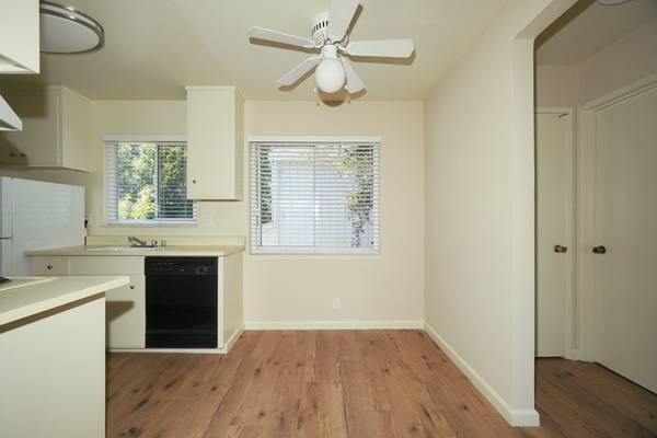 417 Del Medio Avenue photo 4