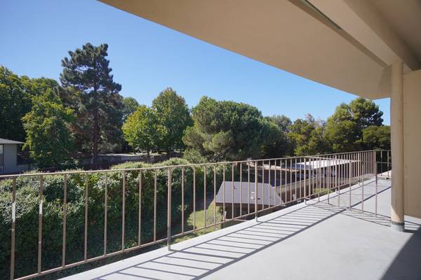Apartments on S Bernardo Avenue · Sunnyvale photo 5
