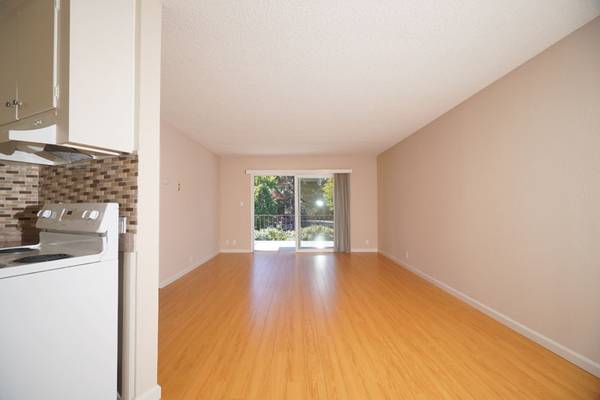 Apartments on S Bernardo Avenue · Sunnyvale photo 3