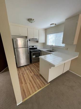 1BR/1BA Duplex on Byrne St. · Daly City photo 3