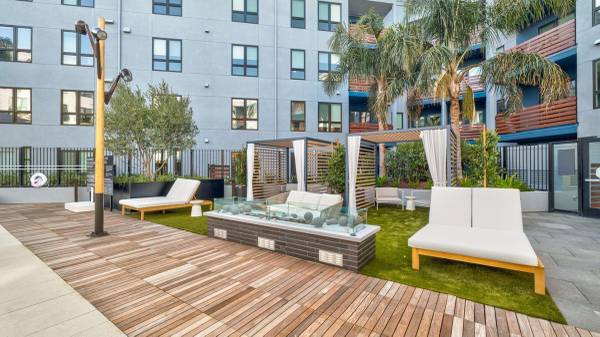 Apartments on Pringle Avenue · Walnut Creek photo 2