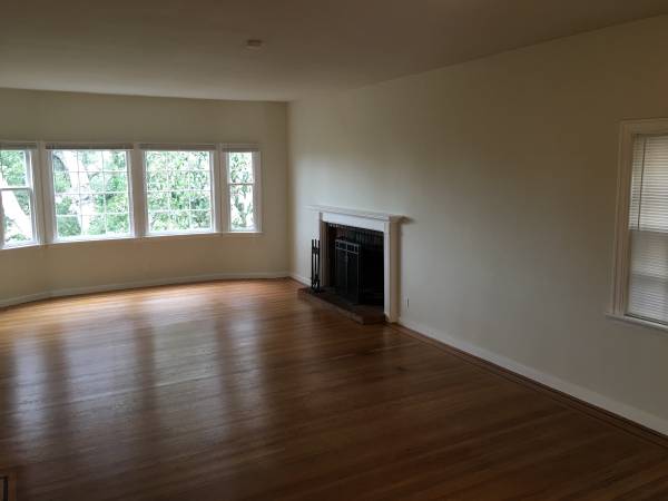 2BR/2BA Duplex · Oakland photo 3