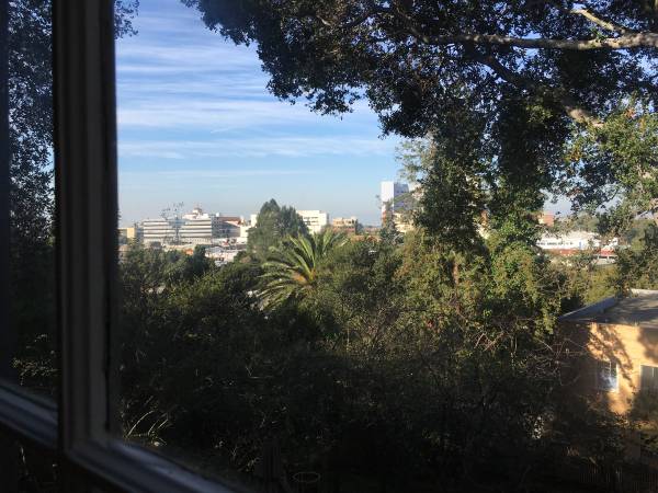 2BR/2BA Duplex · Oakland photo 2