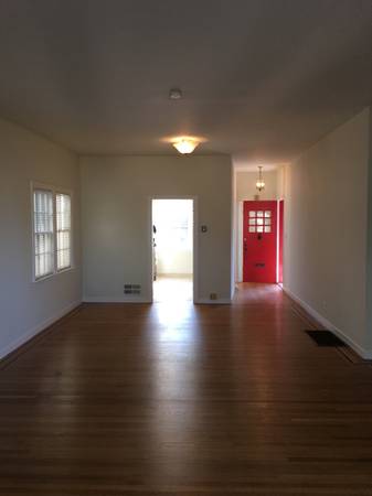 2BR/2BA Duplex · Oakland photo 5
