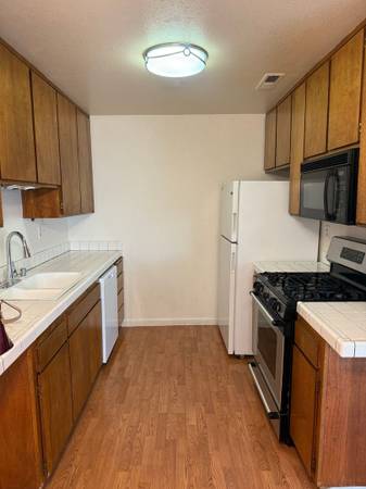 2BR/1BA Condo on Vista View Drive · Cloverdale photo 2