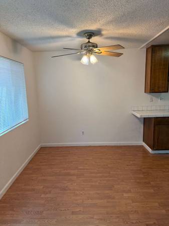 2BR/1BA Condo on Vista View Drive · Cloverdale photo 3