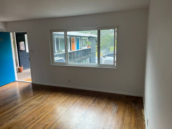 2BR/1BA Apartment · Mill Valley photo 5
