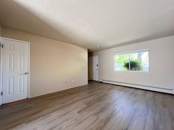 2BR/2BA Townhouse on Cabot Way · Napa photo 5