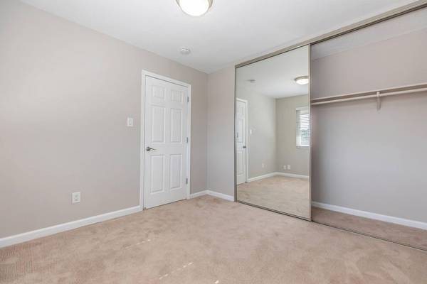 Apartments on Mount Diablo Boulevard · Lafayette photo 4