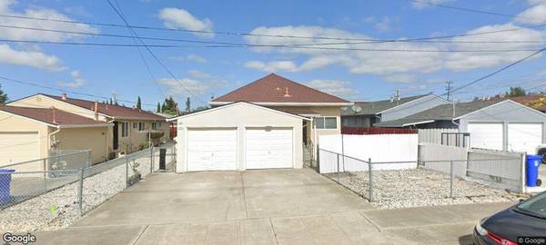 1BR/1BA Duplex on 145th. Ave · San Leandro photo 2
