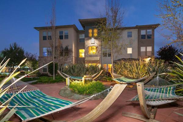 Apartments on Dowdell Avenue · Rohnert Park photo 5