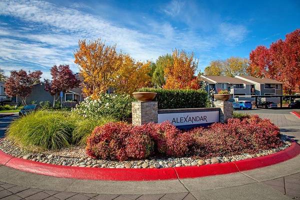 Apartments on Apple Creek Lane · Santa Rosa photo 2