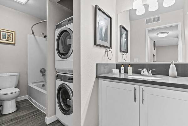 Apartments on Apple Creek Lane · Santa Rosa photo 3
