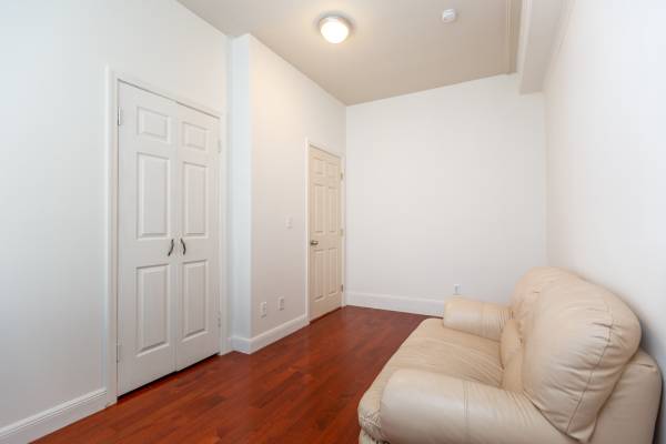 2BR/1BA Apartment · San Francisco photo 4