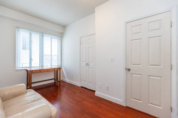 2BR/1BA Apartment · San Francisco photo 3