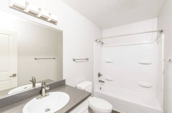 Apartments on South De Anza Boulevard · Cupertino photo 2