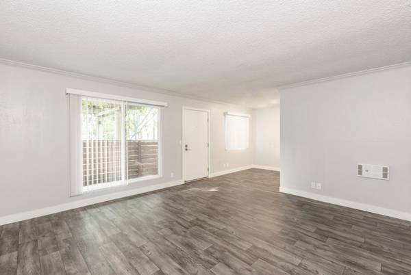 Apartments on South De Anza Boulevard · Cupertino photo 3