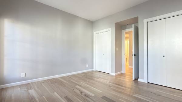St. James Place photo 5