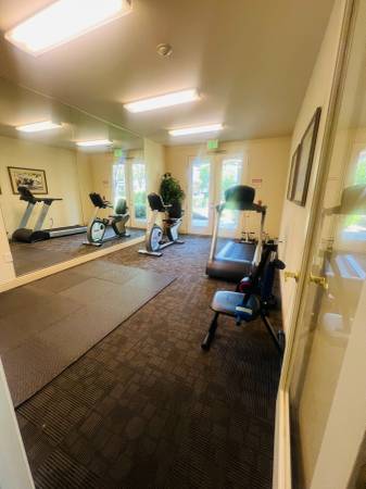 Apartments on Burton Drive · Vacaville photo 3