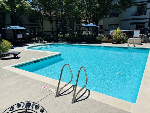 Apartments on Burton Drive · Vacaville photo 2