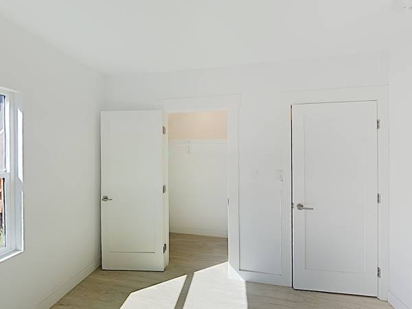 2BR/1BA Apartment on Ashby Ave · Berkeley photo 5