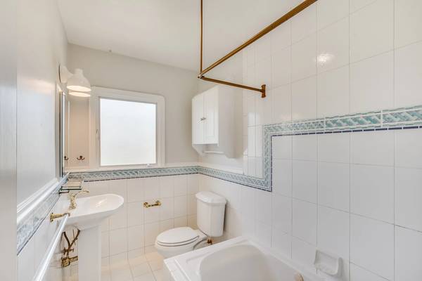 4BR/3BA Single Family House on Everett Avenue · Oakland photo 4