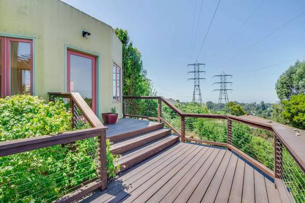 4BR/3BA Single Family House on Everett Avenue · Oakland photo 3