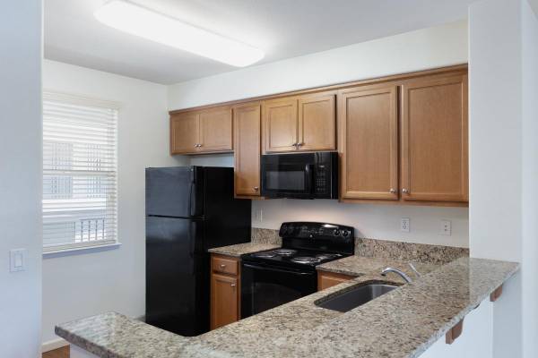 Apartments on Bernal Avenue · Pleasanton photo 4