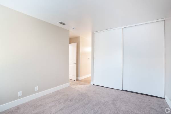 Apartments on Davis Street · San Leandro photo 5