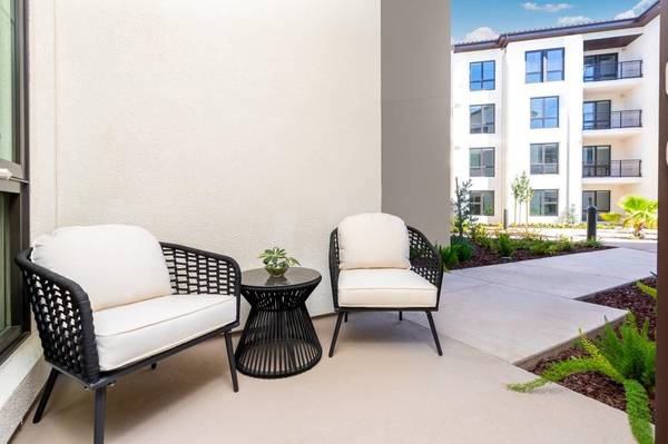 Apartments on South L Street · Pleasanton photo 3