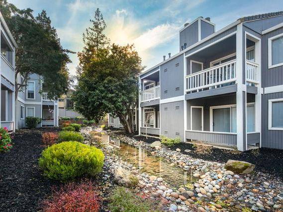 Apartments on Morello Ave · Pleasant Hill photo 3