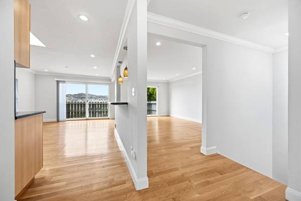 407 Joost Avenue, San Francisco, CA 94127 photo 3
