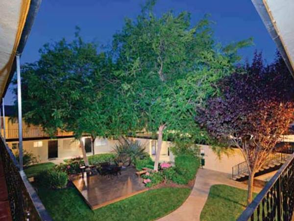 Woodside Place photo 5
