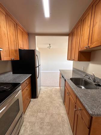 2BR/1BA Apartment on Corbett · San Francisco photo 2