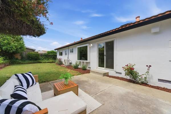 399 Castro Ct Campbell, CA 95008 photo 3