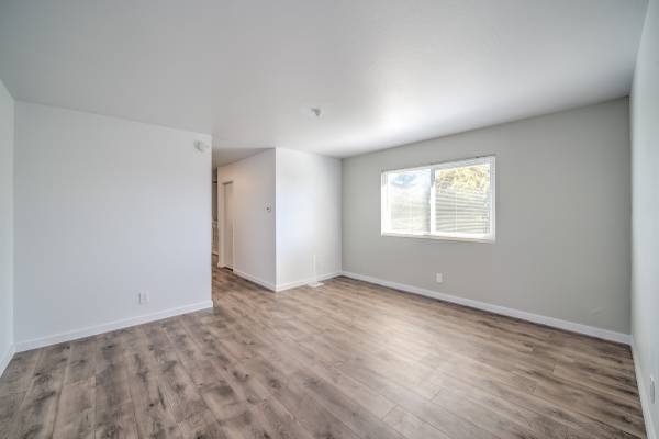 2BR/2BA Apartment · Petaluma photo 2
