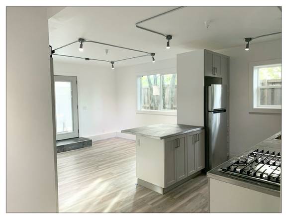 2BR/1BA Single Family House on Silva Ave. · Santa Rosa photo 3