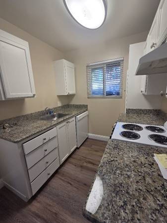 Beautifully Remodeled, Los Altos Schools, Charming Home, Minutes To Downtown Los Altos And Downtown Mv photo 4