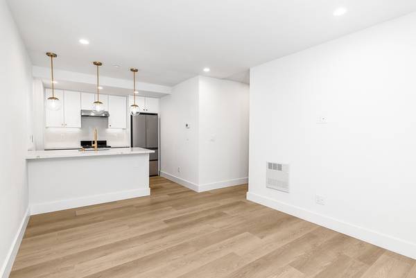 655 Powell photo 5