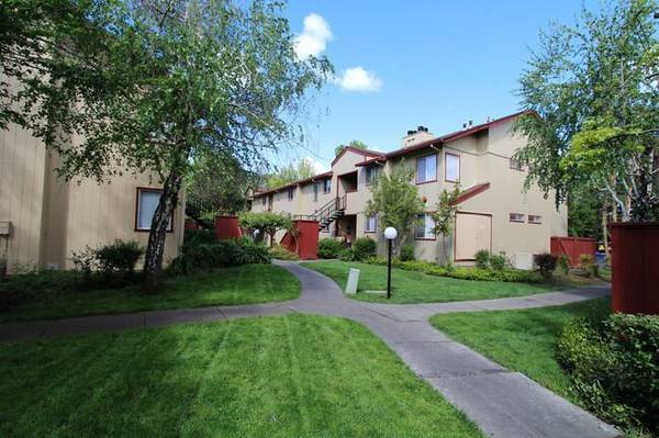 Apartments on Jennings Ave · Santa Rosa photo 5