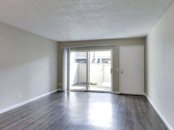 Apartments on Santa Clara Street · Hayward photo 2