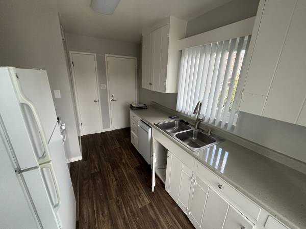 Apartments on North El Camino Real · San Mateo photo 3