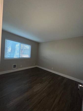 Apartments on E Hillsdale Blvd · San Mateo photo 3