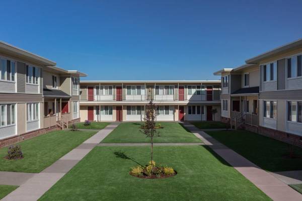 Apartments on Park Plaza Drive · Daly City photo 5