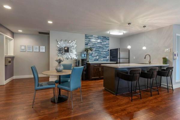 Portofino Apartments photo 2