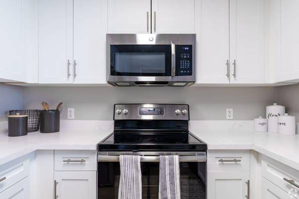 Apartments on Kittredge St · Berkeley photo 4