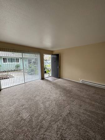 Apartments on Carriage Dr · Morgan Hill photo 4