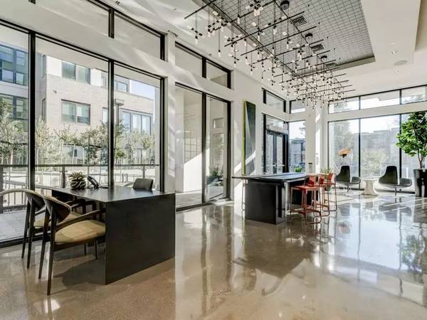 Apartments on W. El Camino Real · Los Altos photo 2