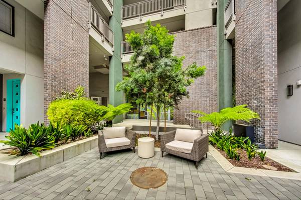 Apartments on 29th Street Unit · Oakland photo 4