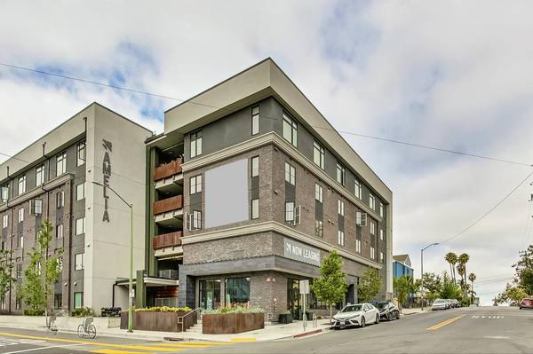 Apartments on 29th Street Unit · Oakland photo 2